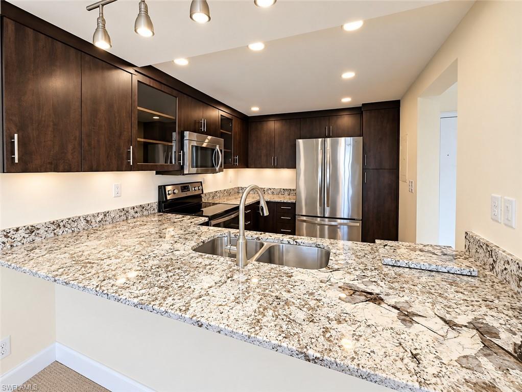 SCHOONER BAY - Residential