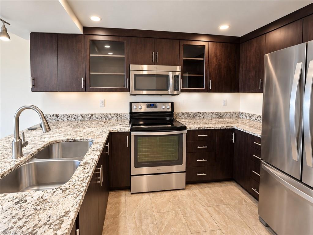 SCHOONER BAY - Residential