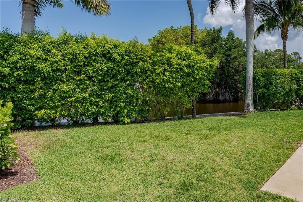 NAPLES MOTORCOACH RESORT - Land