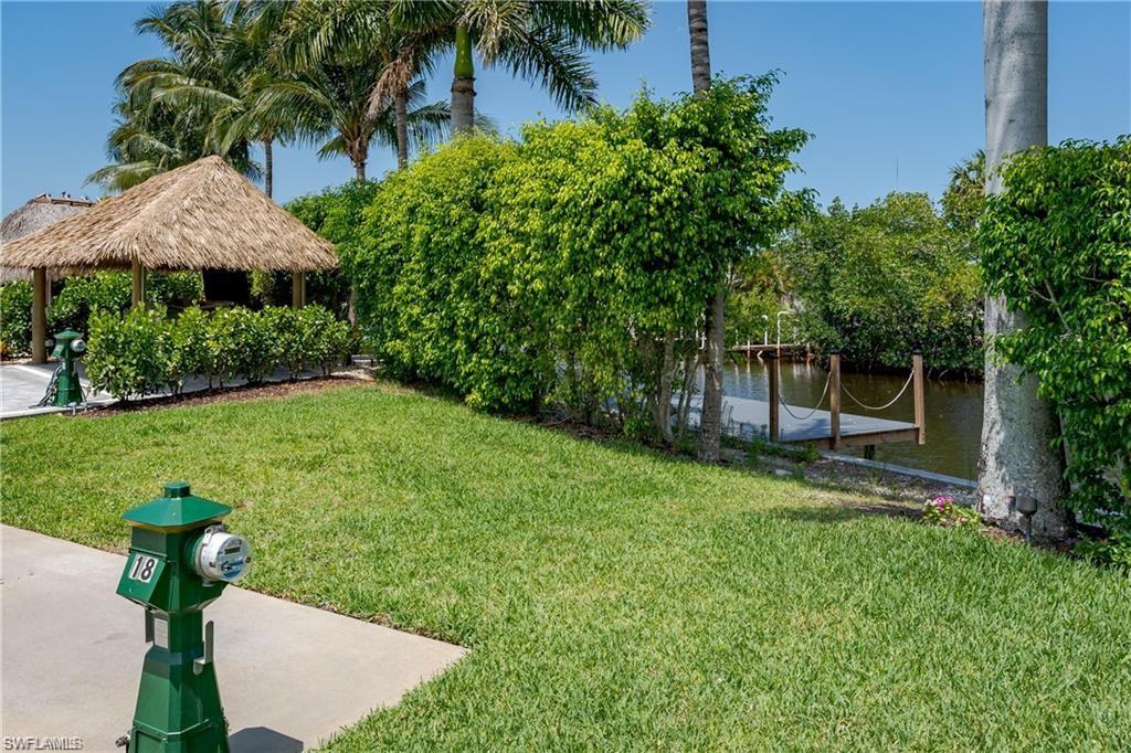 NAPLES MOTORCOACH RESORT - Land
