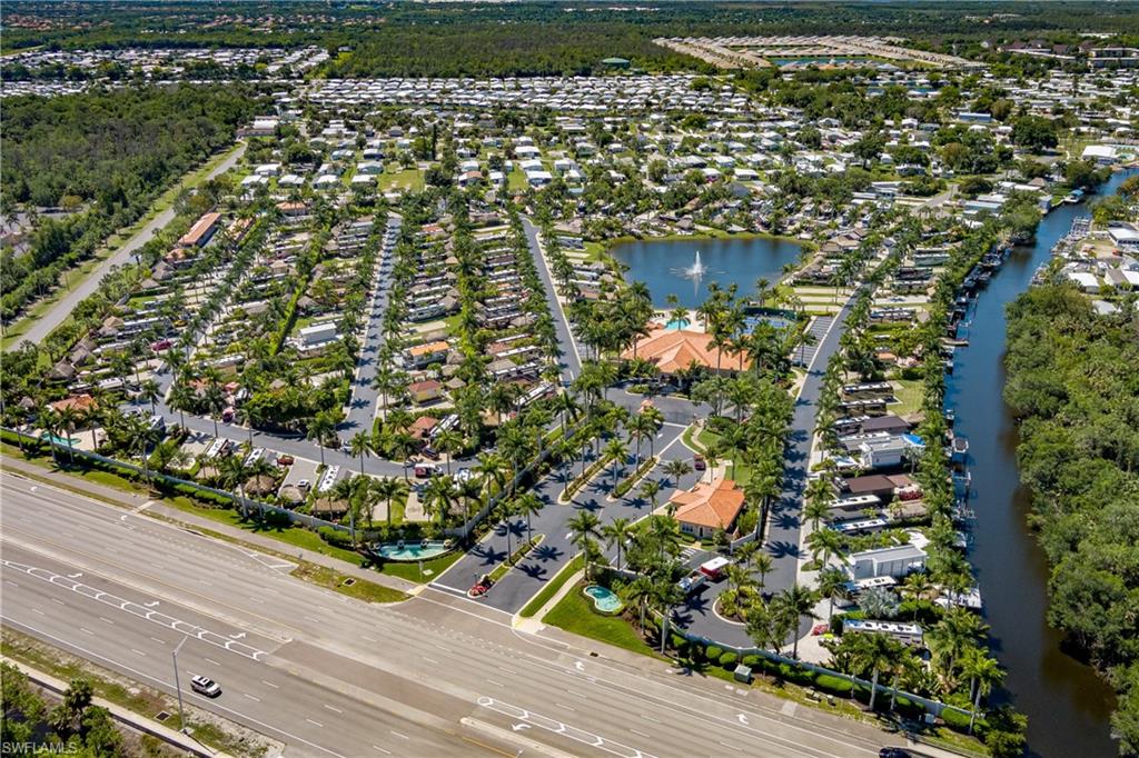 NAPLES MOTORCOACH RESORT - Land