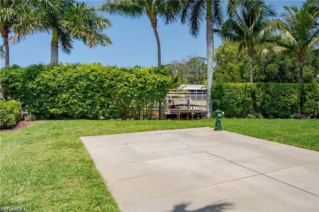NAPLES MOTORCOACH RESORT - Land