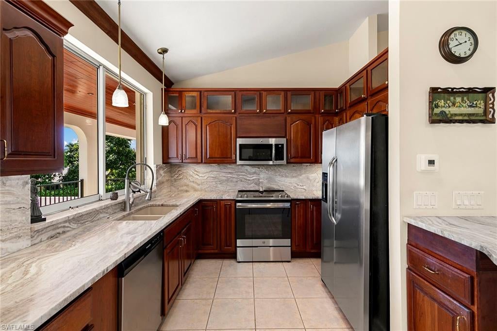 MARCO ISLAND - Residential