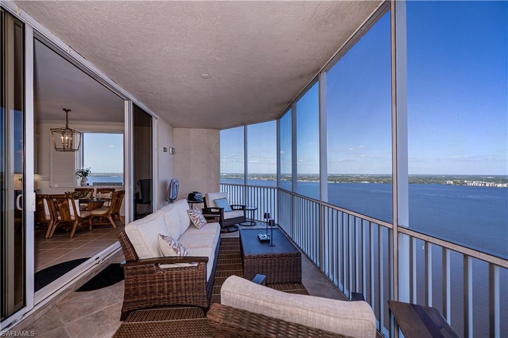 HIGH POINT PLACE - Residential