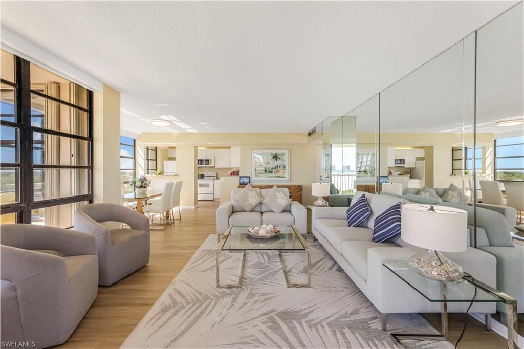 SOUTH SEAS - Residential