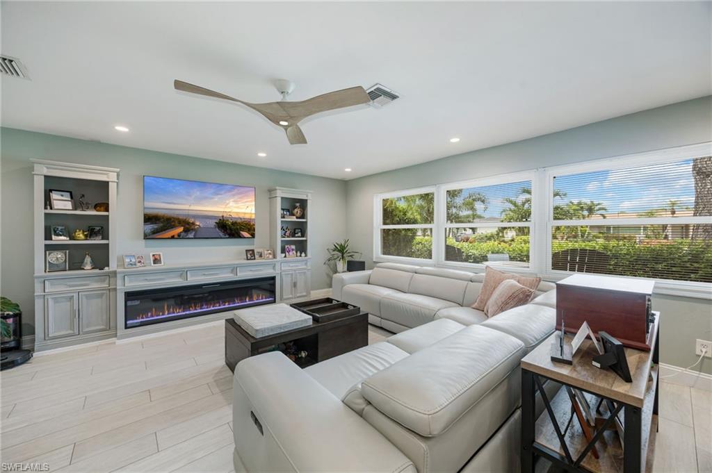 LAKEWOOD - Residential