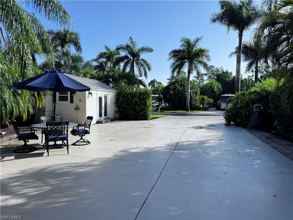 RIVERBEND MOTORCOACH RESORT - Land