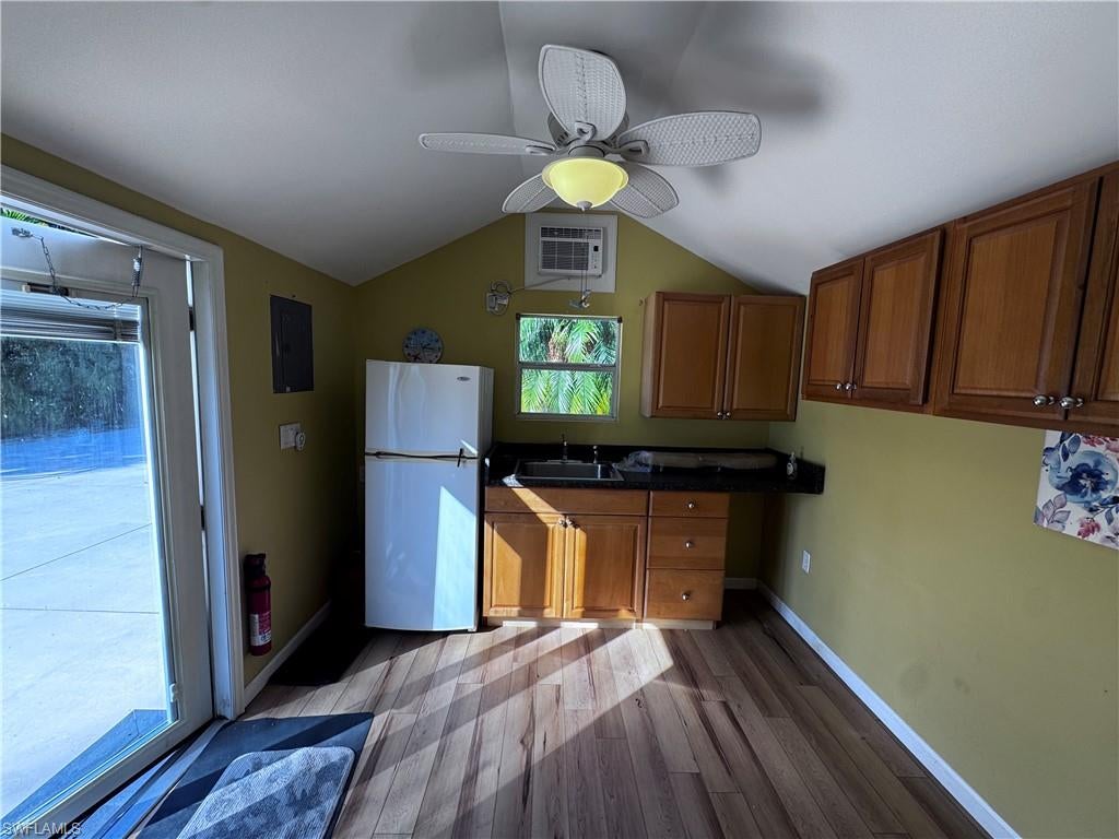 RIVERBEND MOTORCOACH RESORT - Land