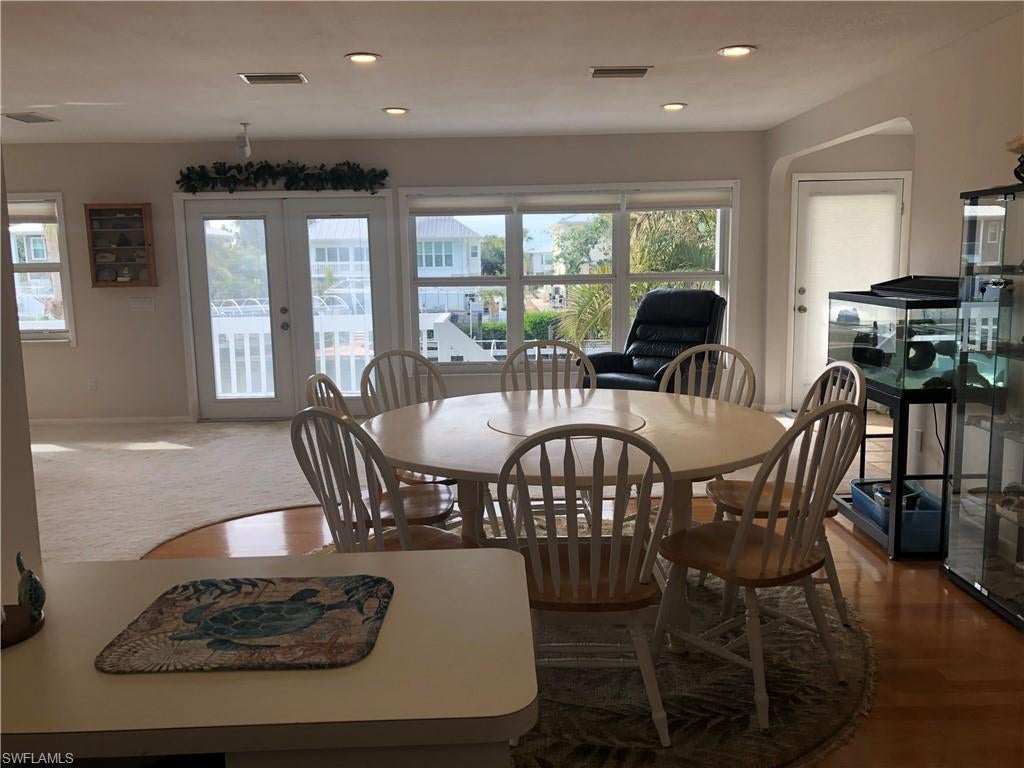 CAPTAINS COVE - Residential