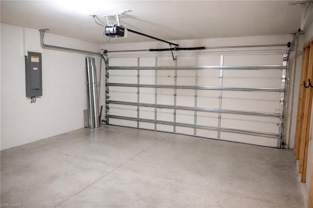 CAPE CORAL - Residential Lease