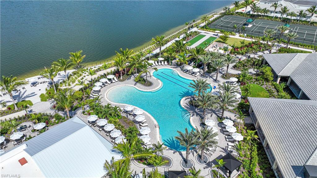 ESPLANADE LAKE CLUB - Residential