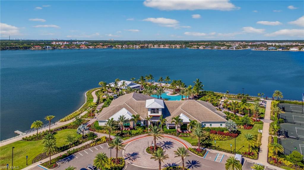 ESPLANADE LAKE CLUB - Residential