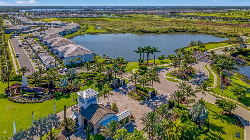 ESPLANADE LAKE CLUB - Residential