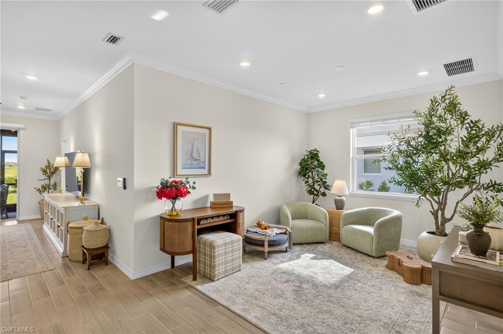 ESPLANADE LAKE CLUB - Residential