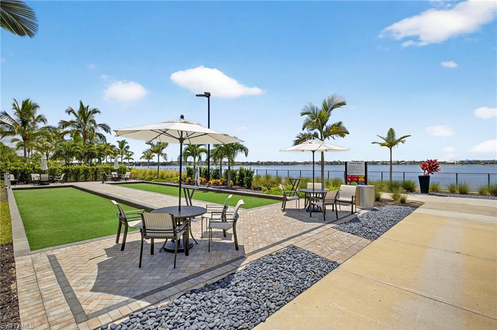 ESPLANADE LAKE CLUB - Residential