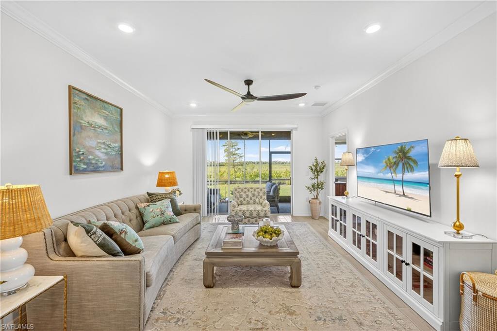 ESPLANADE LAKE CLUB - Residential