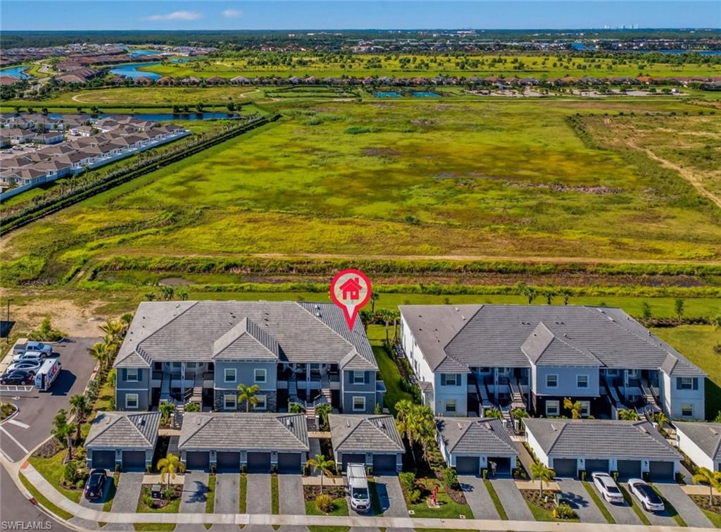 ESPLANADE LAKE CLUB - Residential