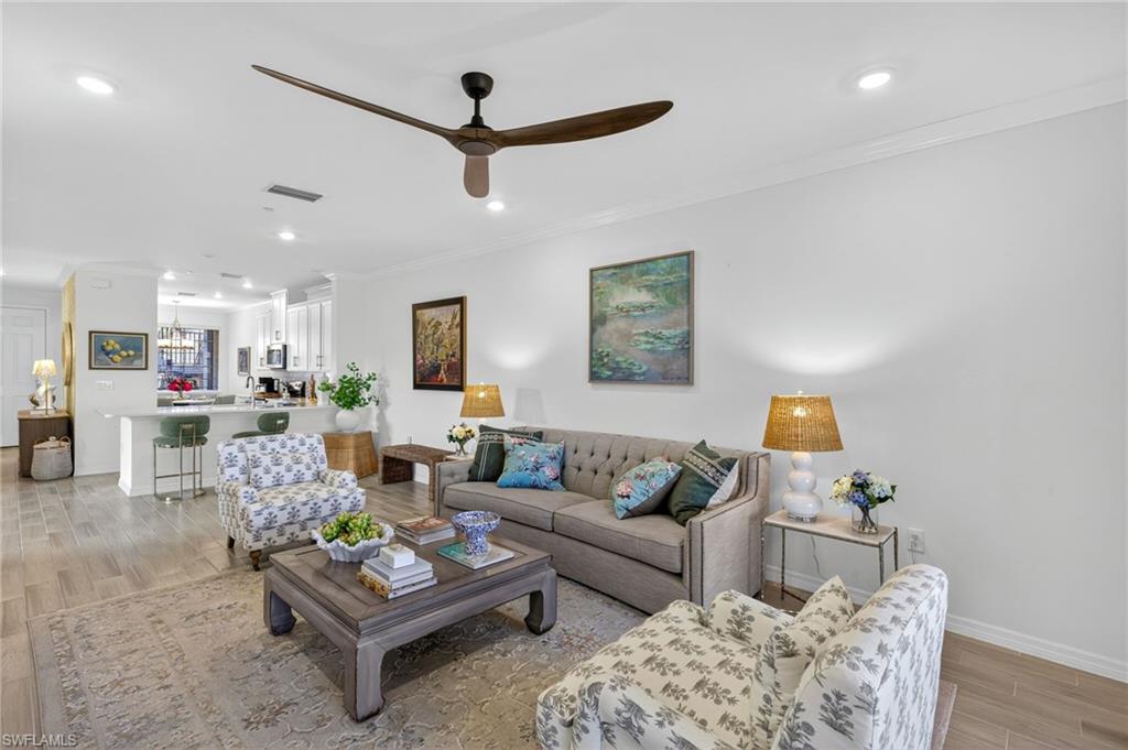 ESPLANADE LAKE CLUB - Residential