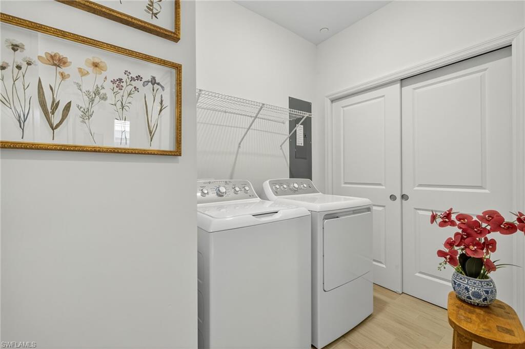 ESPLANADE LAKE CLUB - Residential