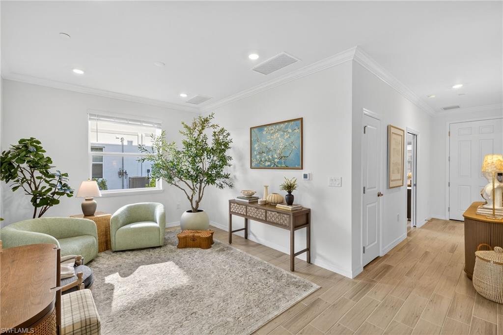 ESPLANADE LAKE CLUB - Residential