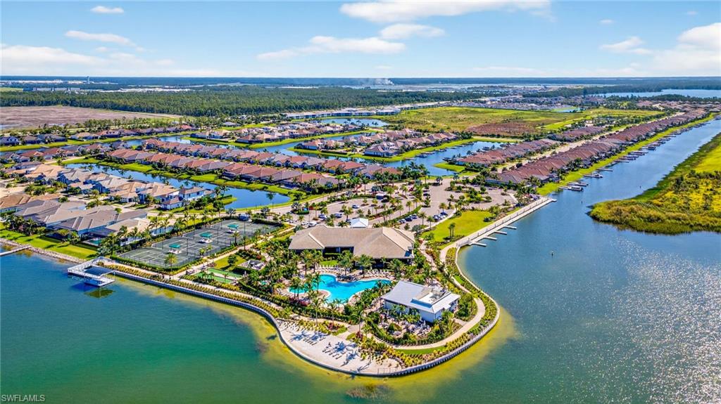 ESPLANADE LAKE CLUB - Residential