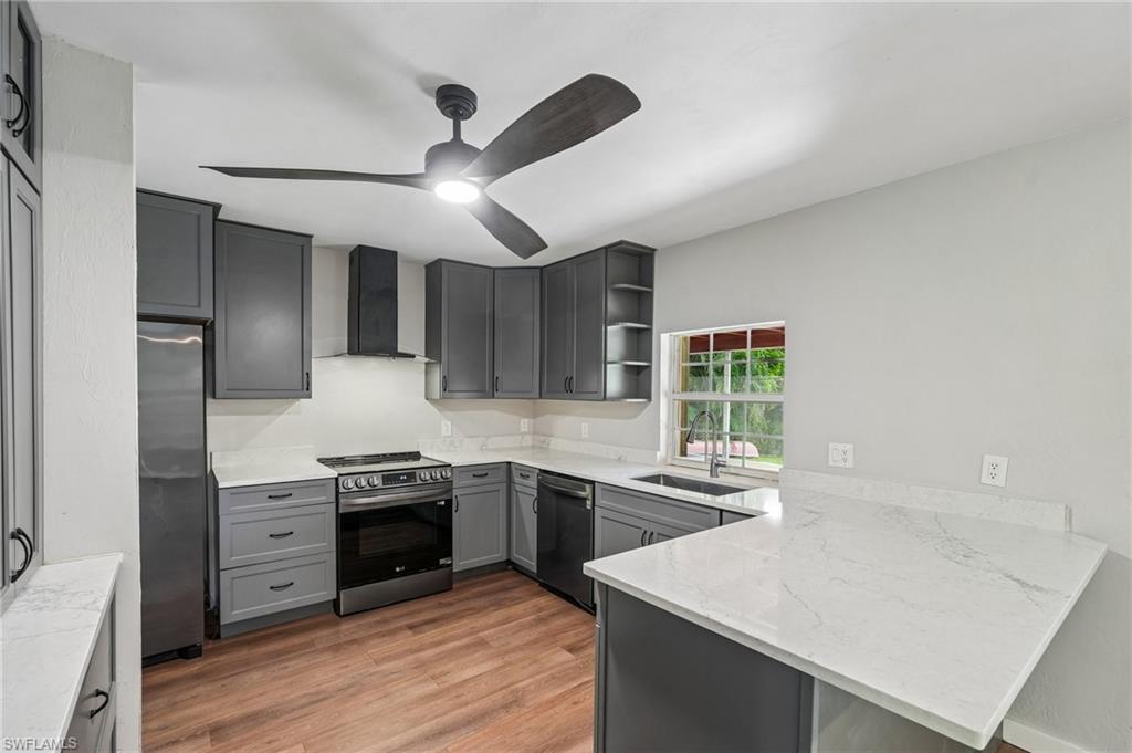 RIVER MANOR - Residential
