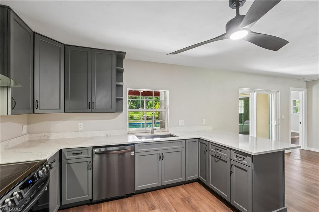 RIVER MANOR - Residential