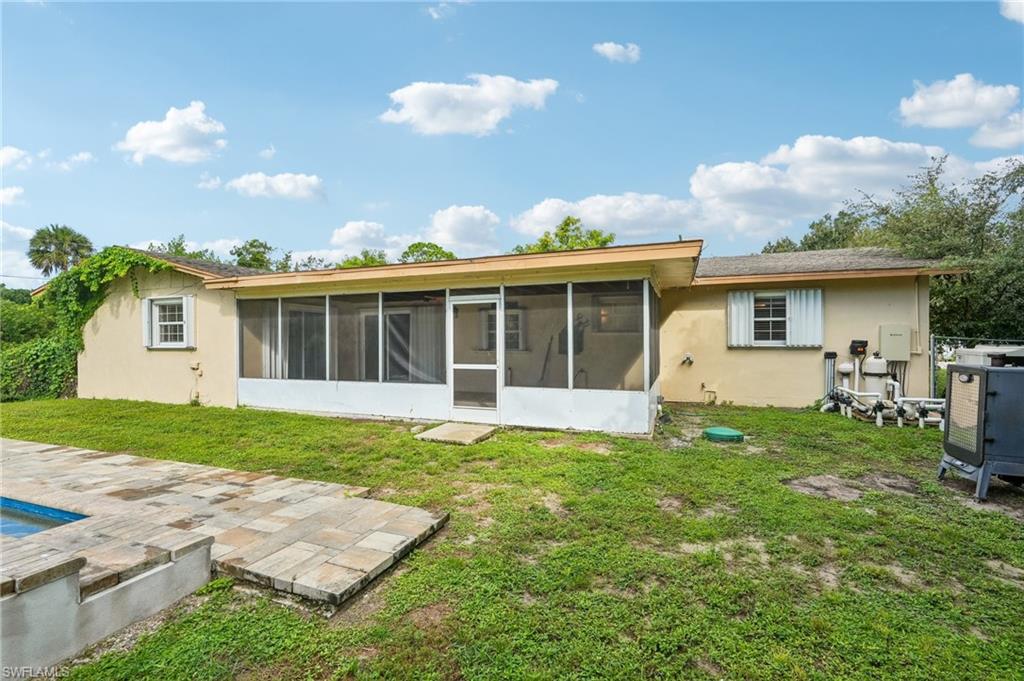 RIVER MANOR - Residential