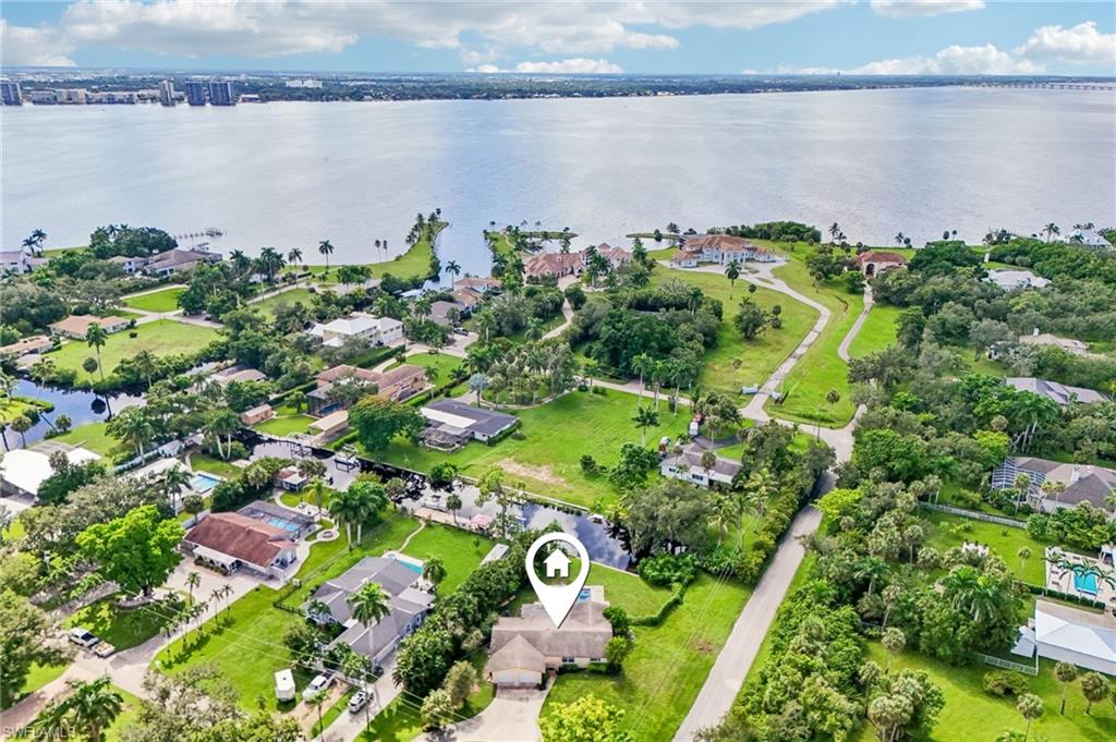 RIVER MANOR - Residential