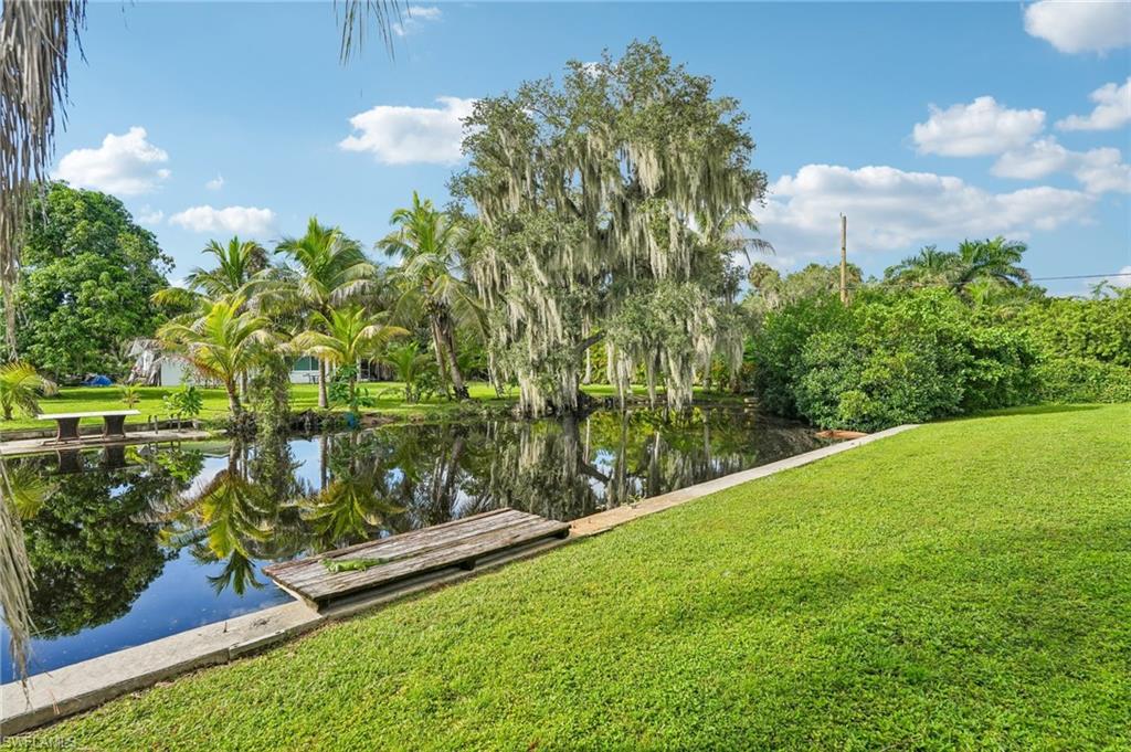 RIVER MANOR - Residential
