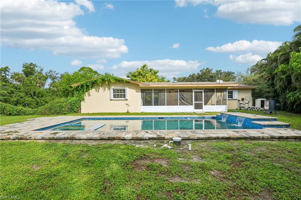 RIVER MANOR - Residential