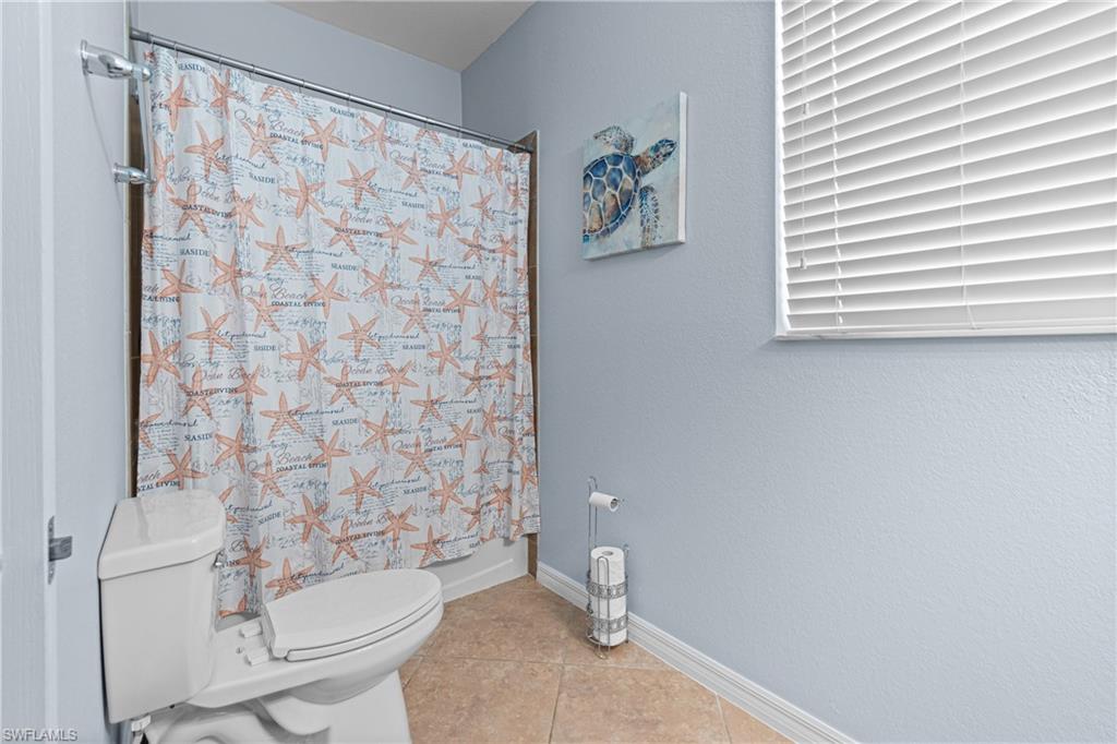HAMPTON LAKES - Residential