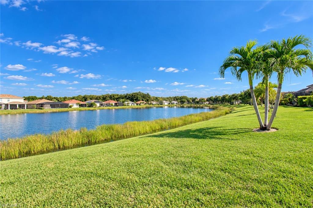 HAMPTON LAKES - Residential