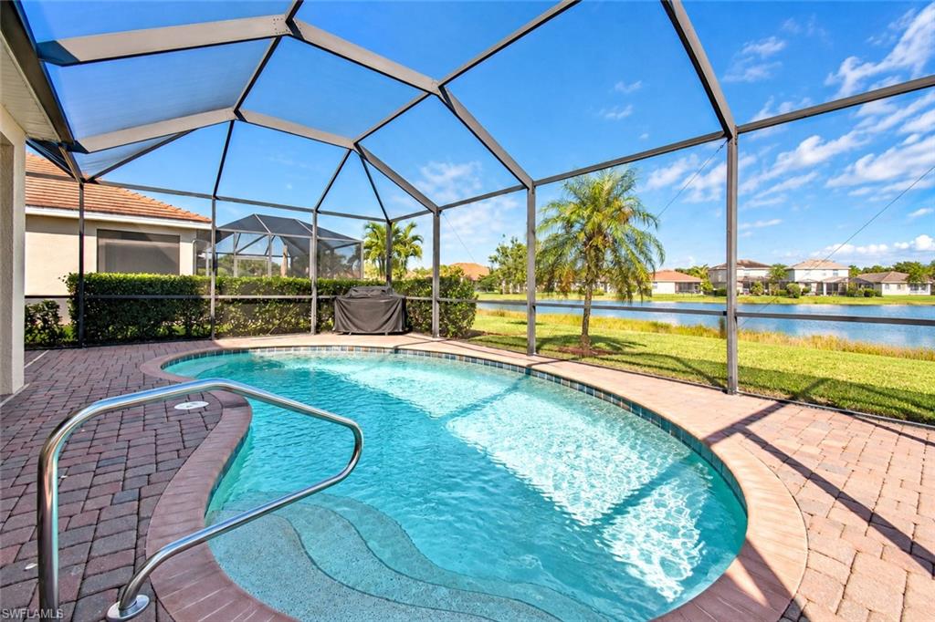 HAMPTON LAKES - Residential