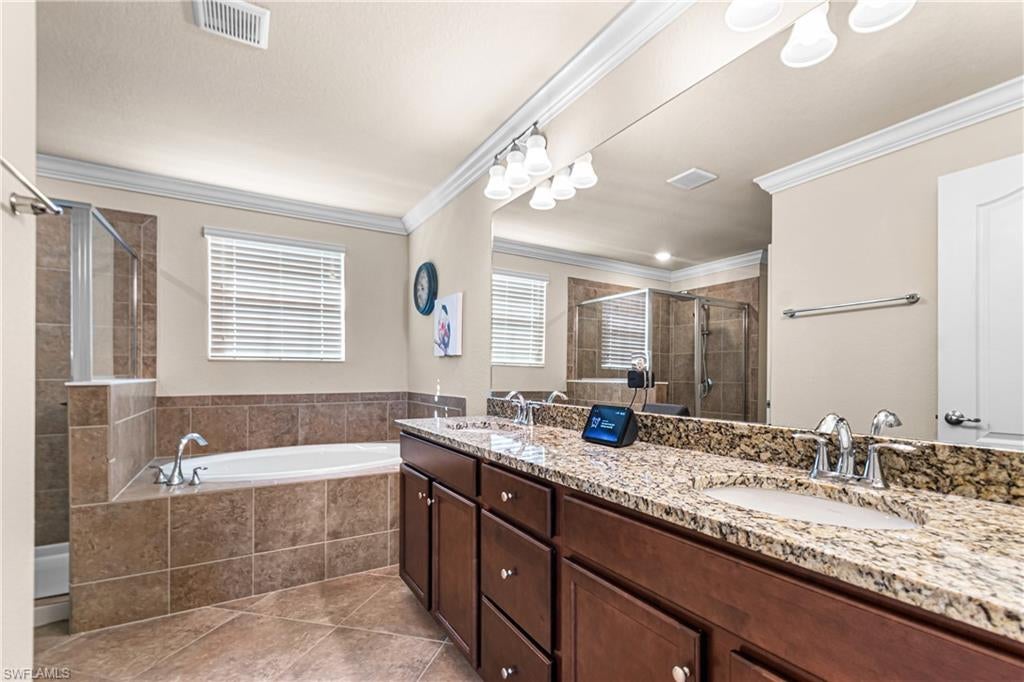 HAMPTON LAKES - Residential
