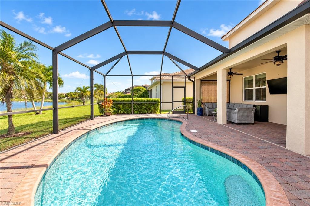 HAMPTON LAKES - Residential