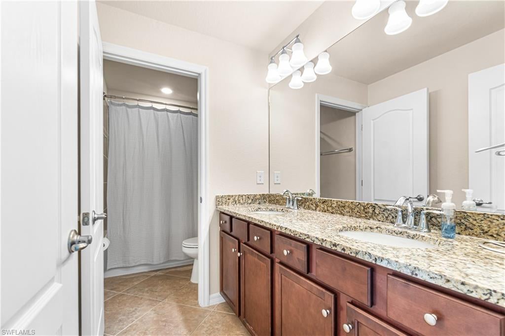 HAMPTON LAKES - Residential
