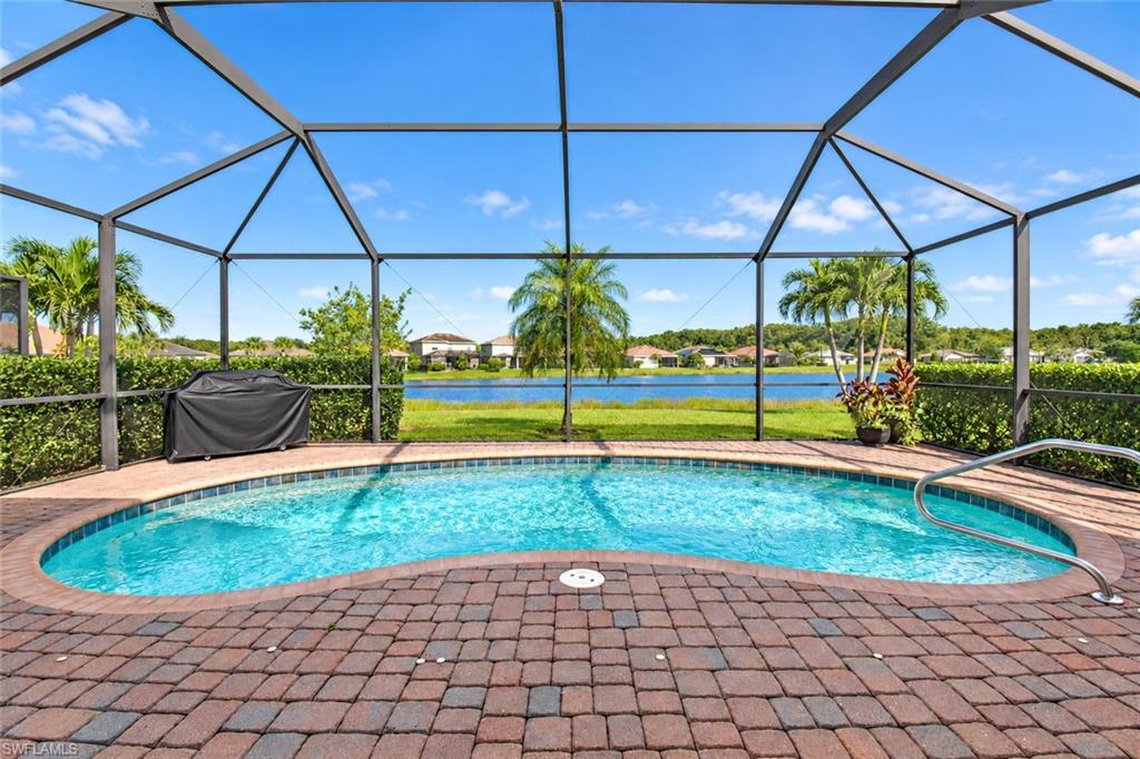 HAMPTON LAKES - Residential