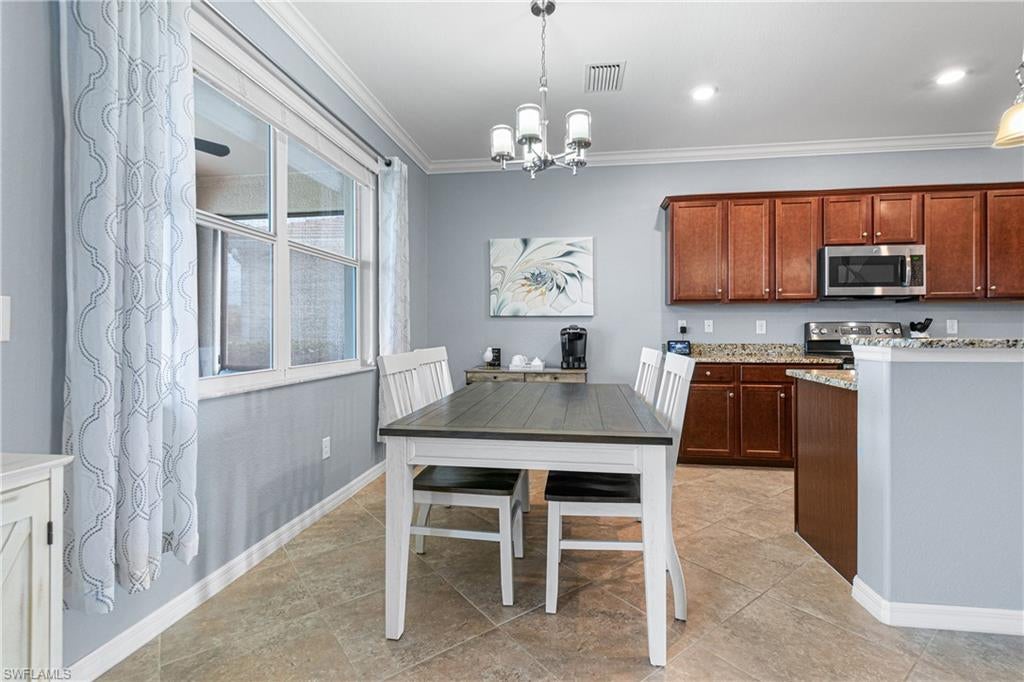 HAMPTON LAKES - Residential