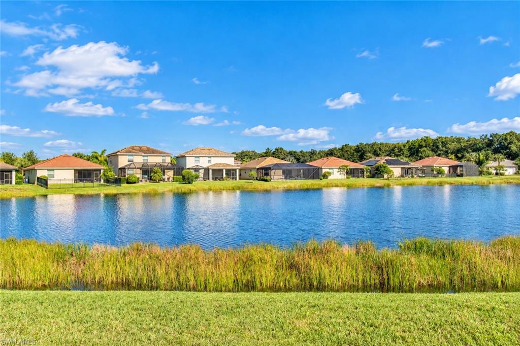 HAMPTON LAKES - Residential