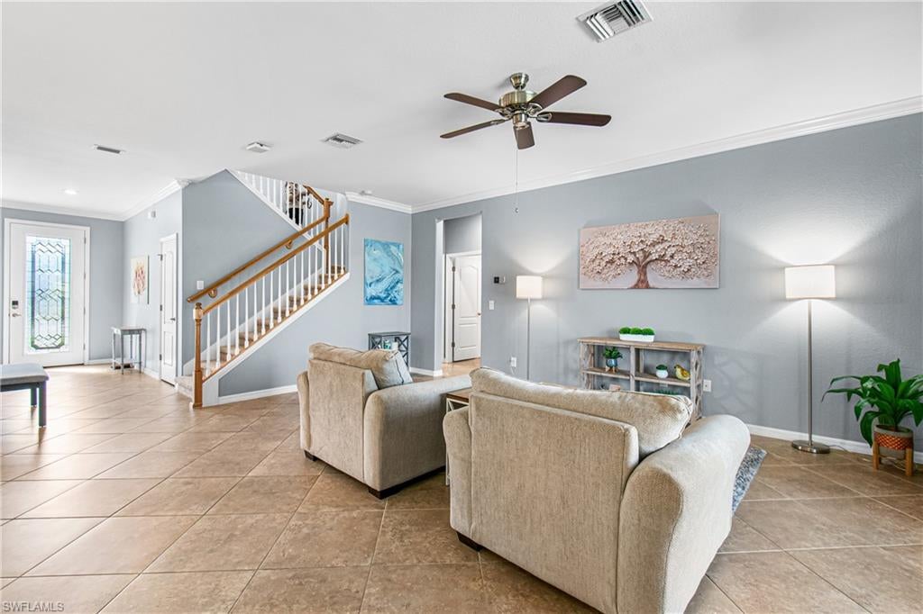 HAMPTON LAKES - Residential
