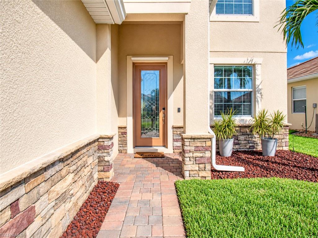 HAMPTON LAKES - Residential