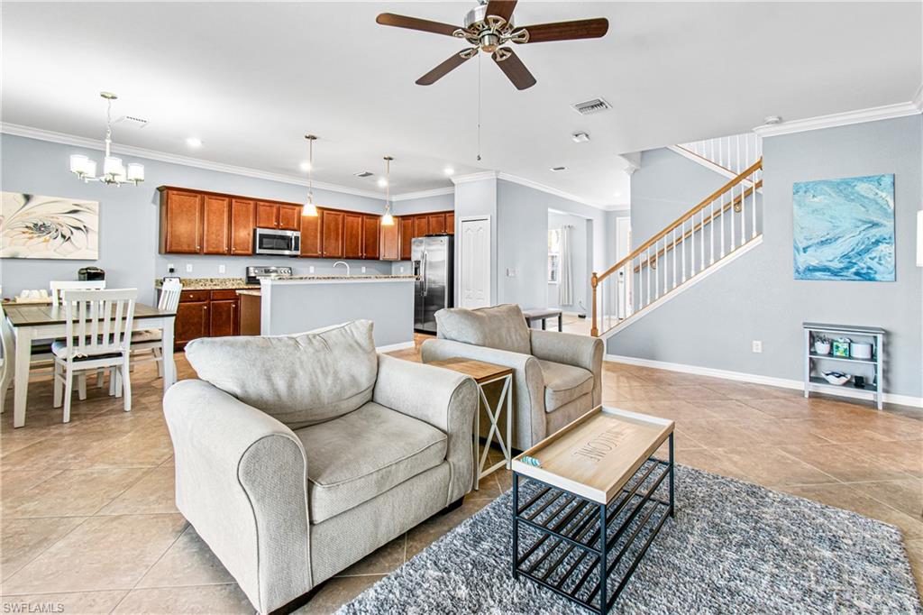 HAMPTON LAKES - Residential