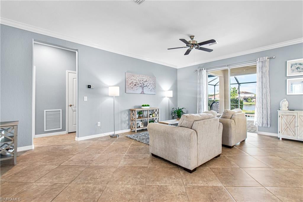 HAMPTON LAKES - Residential