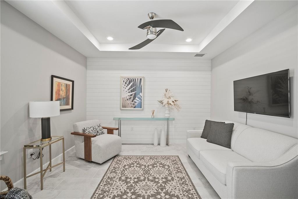 CORKSCREW SHORES - Residential