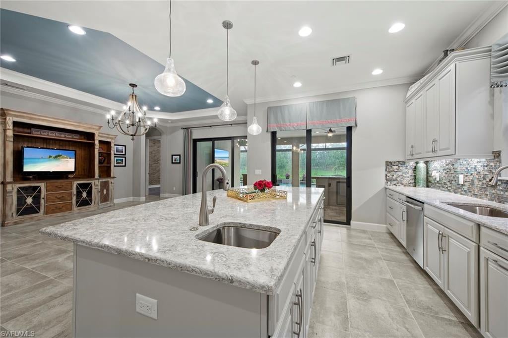 PEBBLE POINTE - Residential