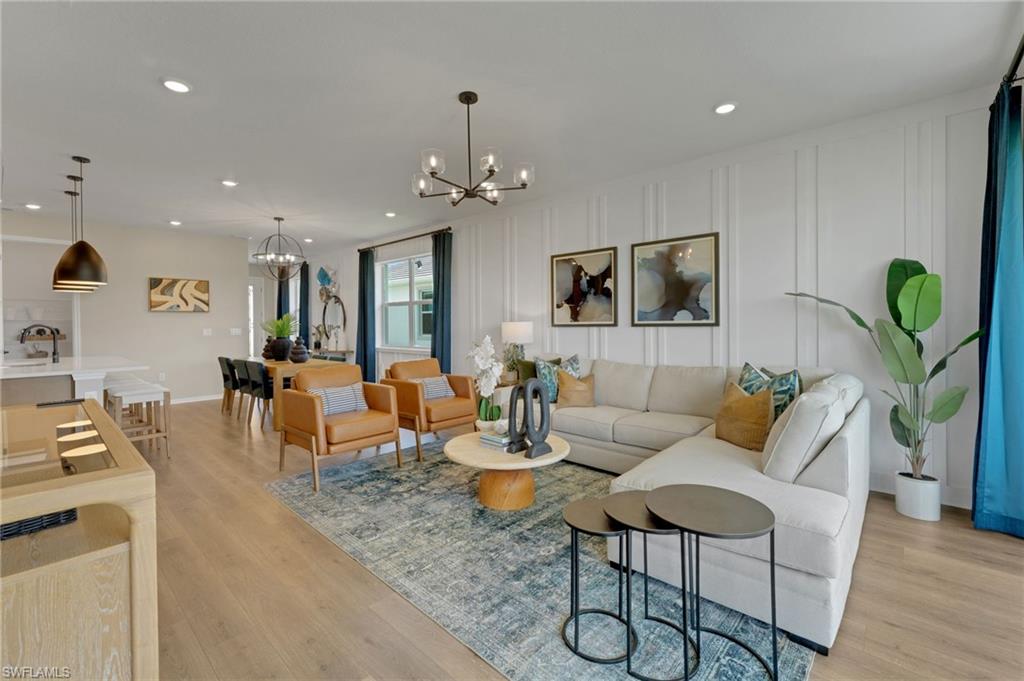 COUNTRY CLUB - Residential