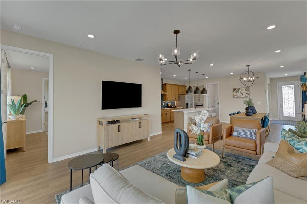 COUNTRY CLUB - Residential