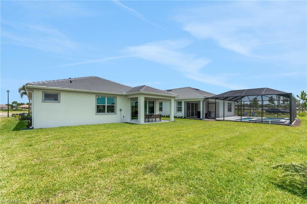 COUNTRY CLUB - Residential
