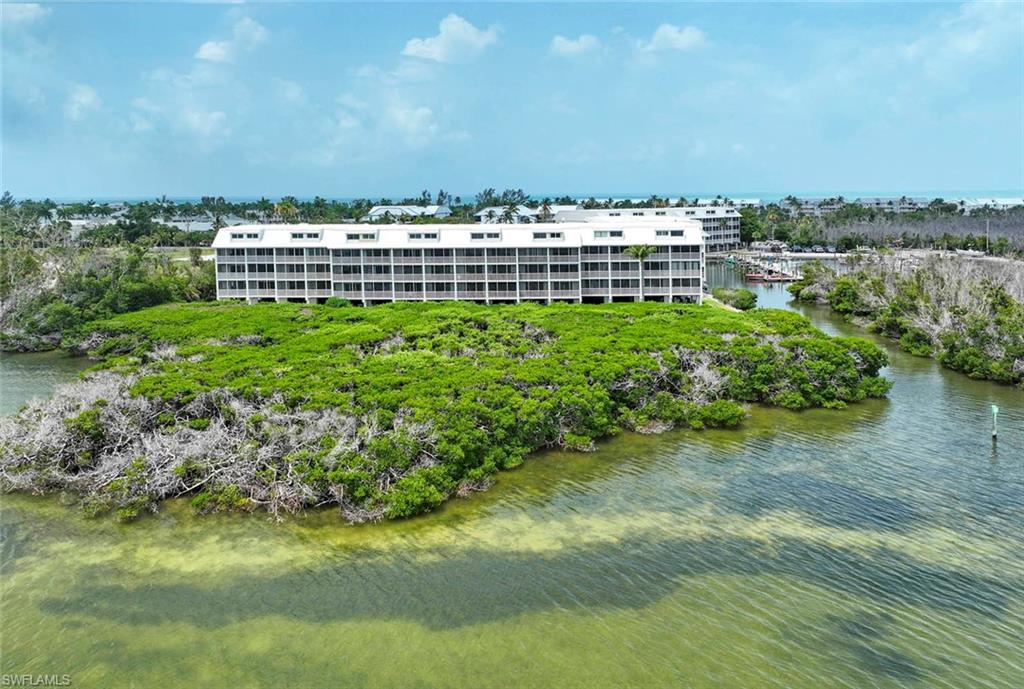 BAYSIDE VILLAS - Residential